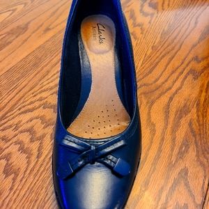 Clarks Artisan Diamond Opal 2" Heels, size 9 in  black